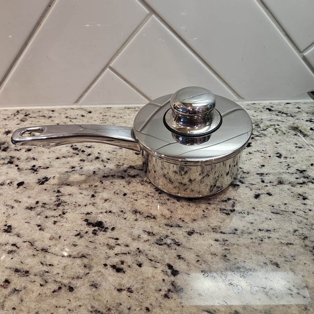 Nortinox Polished Stainless Steel Saucepan with Lid - Silver Finish